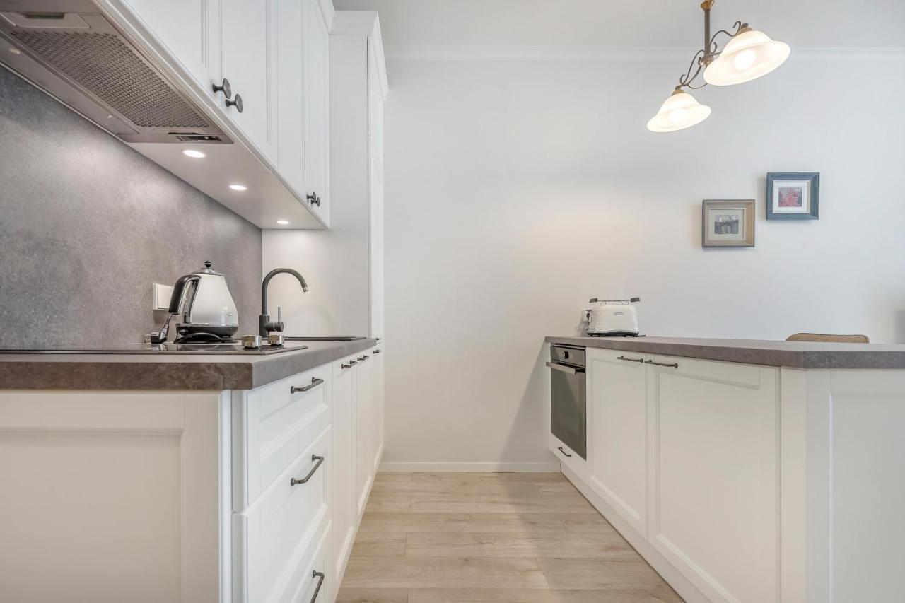 Happy Inn Just Studio, Self Check-In-24X7,Parking-In-The-Underground-Garage VNO Dış mekan fotoğraf